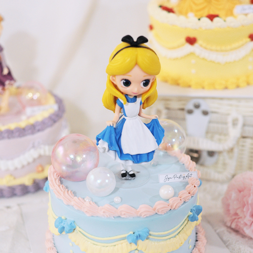 Alice In Wonderland Cake